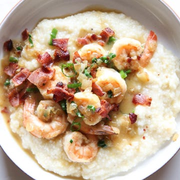 shrimp and grits horizontal