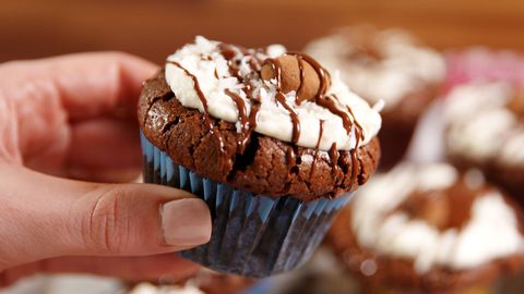 almond-joy-cupcakes