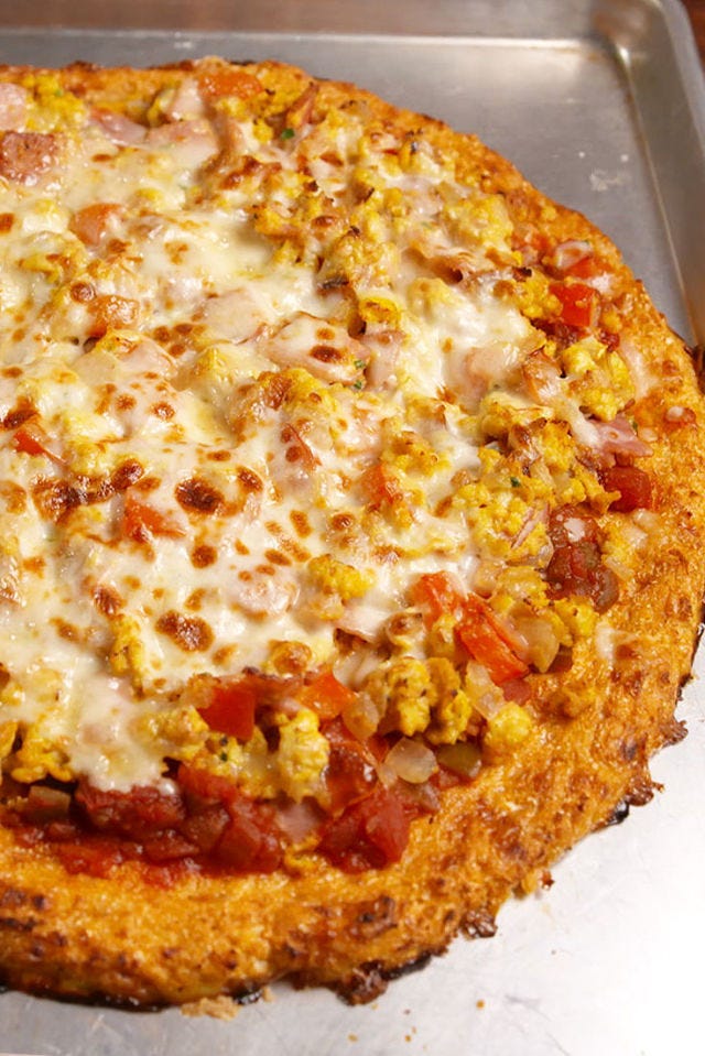 cauliflower-breakfast-pizza