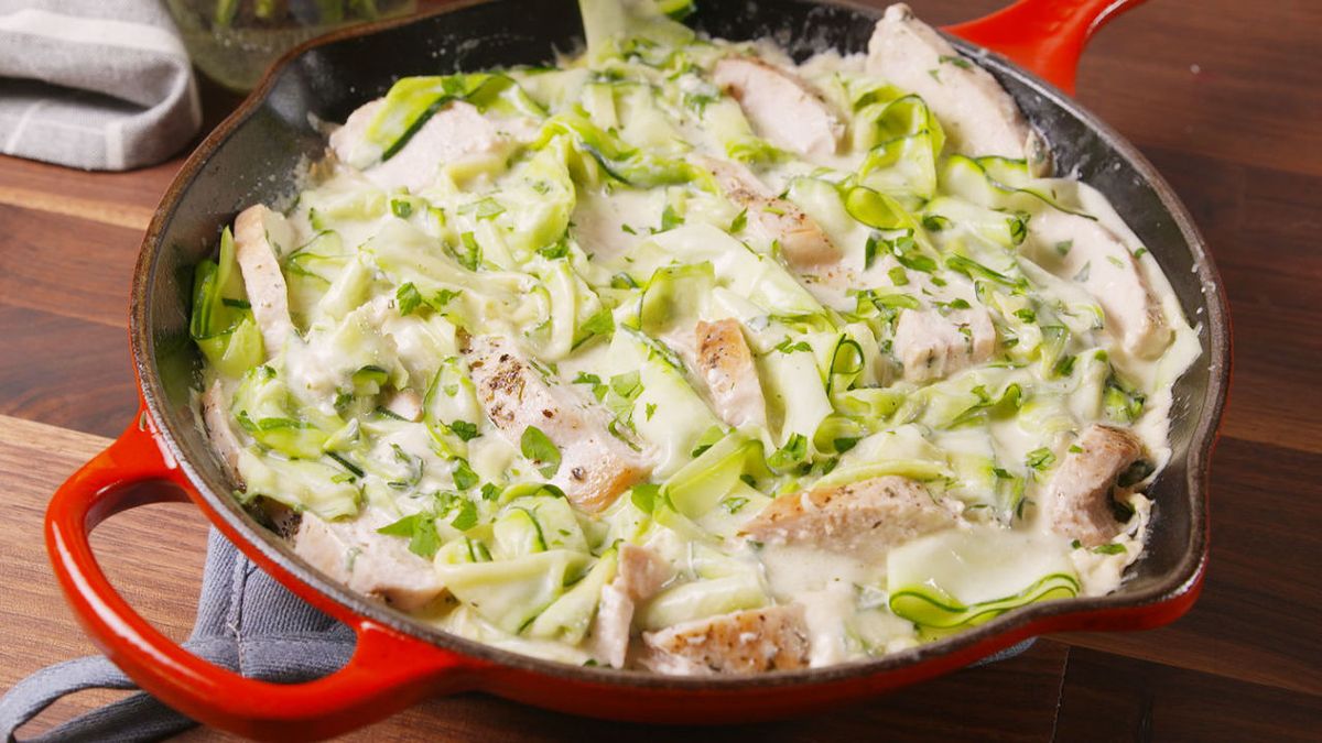 preview for Pasta Lovers, This Chicken Zucchini Alfredo Will Save You So Many Calories!
