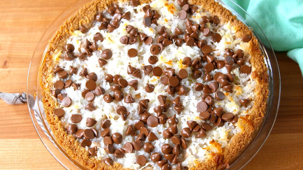 preview for You HAVE to See How This Magic Layer Pie is Made!