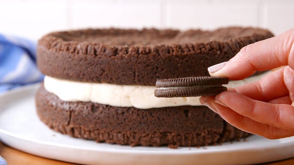 Giant Oreo Cake