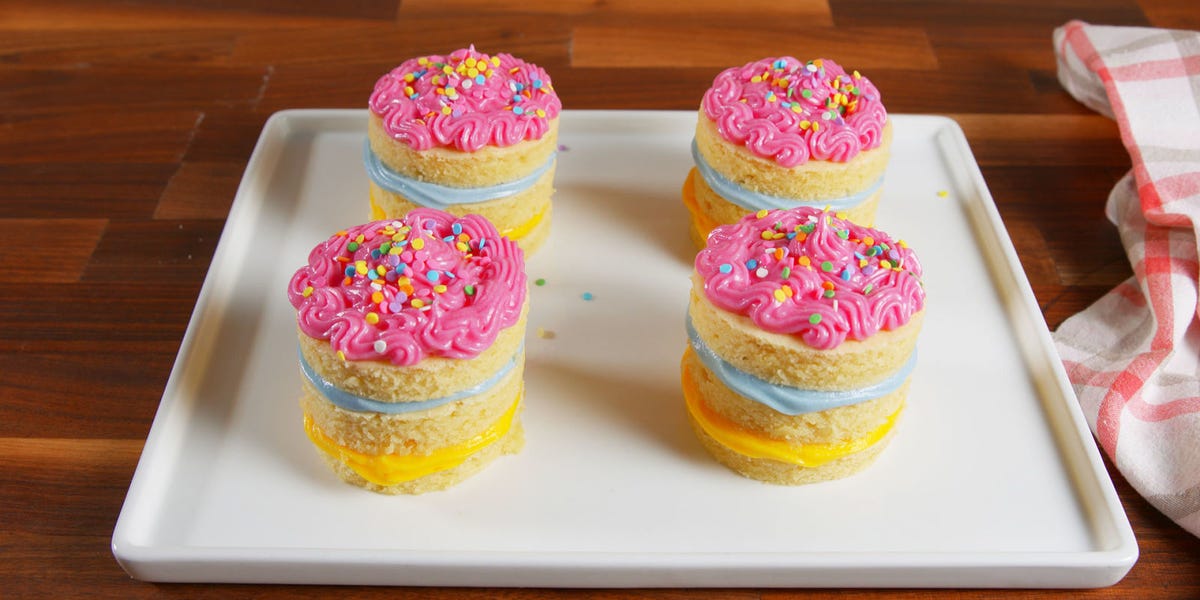 Mini Easter Cakes