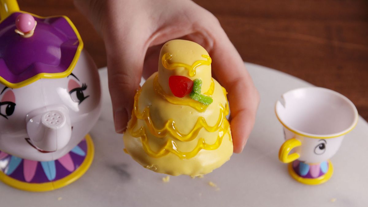 preview for These Belle Cupcakes Will Make Everyone Want to be Your Guest!