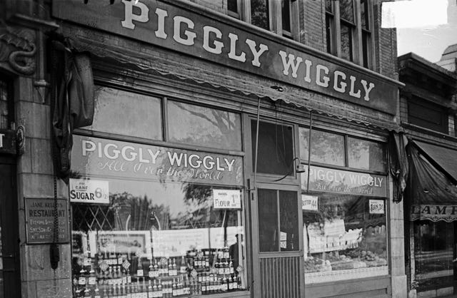 Monochrome, Town, Font, Monochrome photography, Black-and-white, Commercial building, Signage, Iron, Retail, 