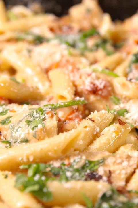 Chicken Florentine Pasta vertical chicken florentine pasta