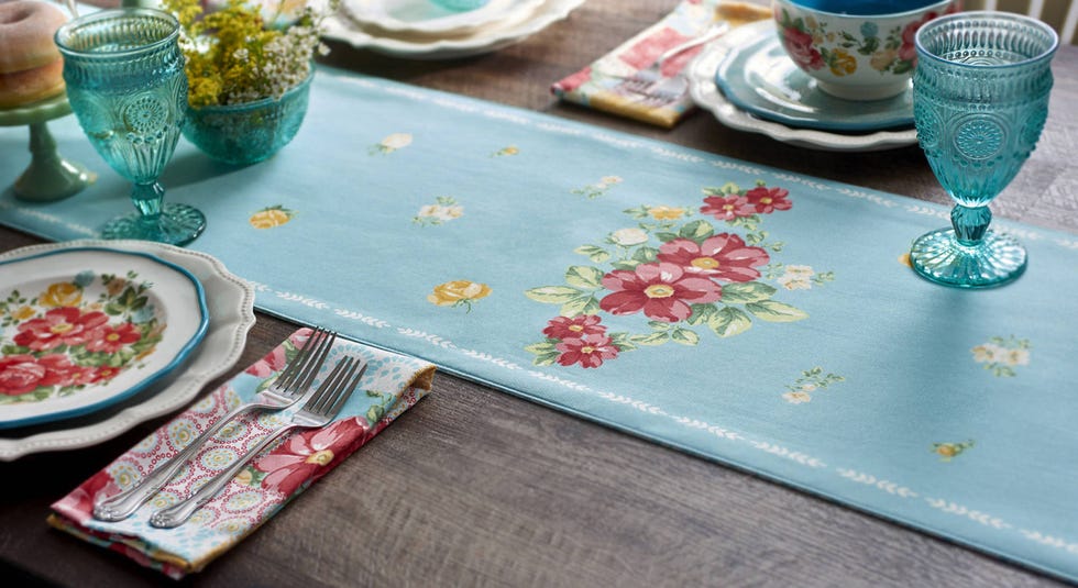 Serveware, Dishware, Textile, Drinkware, Porcelain, Tablecloth, Tableware, Linens, Teal, Aqua, 