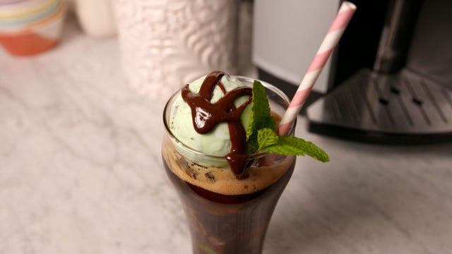 Food, Drink, Milkshake, Dessert, Ice cream, Frappé coffee, Frozen dessert, Cuisine, Irish cream, Floats, 