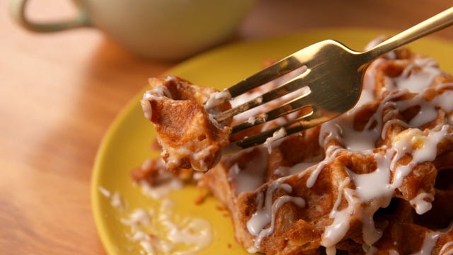Dishware, Food, Serveware, Cuisine, Tableware, Dish, Ingredient, Kitchen utensil, Cutlery, Fork, Dishware, Food, Serveware, Cuisine, Tableware, Dish, Ingredient, Kitchen utensil, Cutlery, Fork,