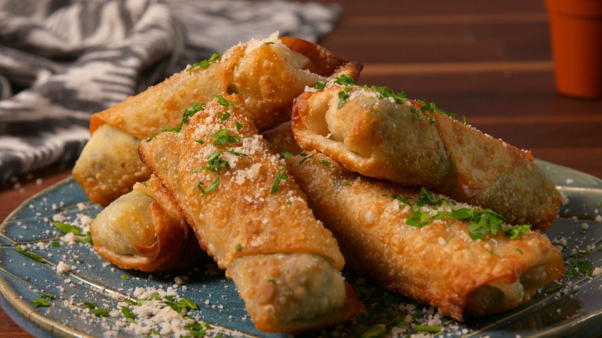preview for Spinach-Artichoke Spring Rolls Give Avocado Egg Rolls A Run For Their Money
