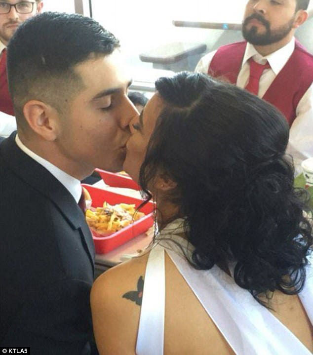 Forehead, Interaction, Hairstyle, Event, Love, Kiss, Ceremony, Fun, Photography, Romance, 
