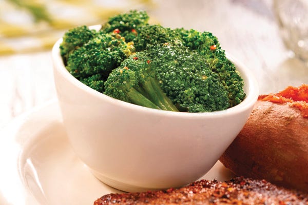 Food, Ingredient, Serveware, Leaf vegetable, Dishware, Cuisine, Dish, Cruciferous vegetables, Whole food, Recipe, 