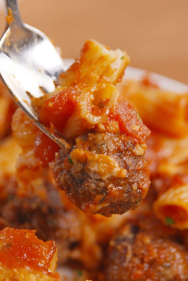 Dish, Food, Cuisine, Ingredient, Meatball, Produce, Marinara sauce, Bolognese sauce, Meat, Recipe, 