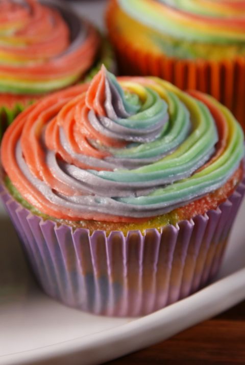 rainbow swirl cupcakes