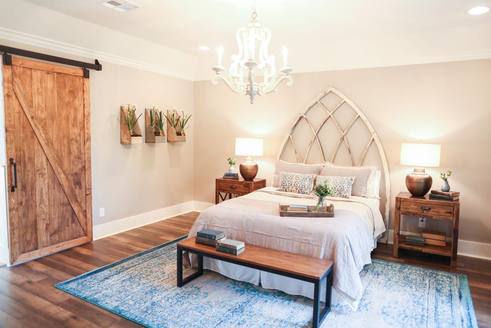 Wood, Bed, Lighting, Room, Interior design, Floor, Flooring, Property, Hardwood, Textile, 