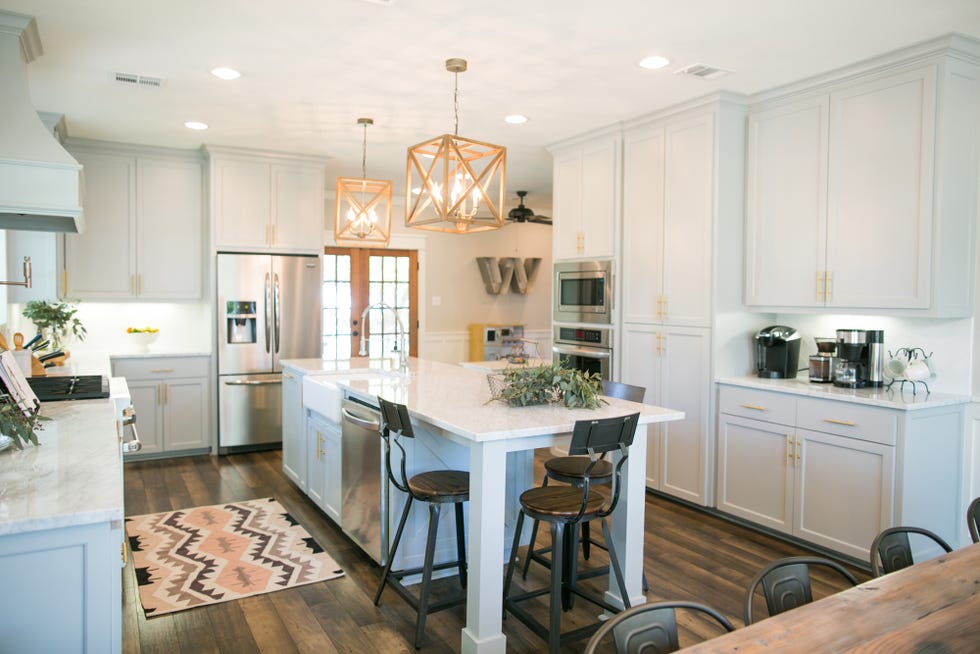 Countertop, Room, Furniture, Property, Kitchen, Cabinetry, Interior design, Ceiling, Building, Floor, 