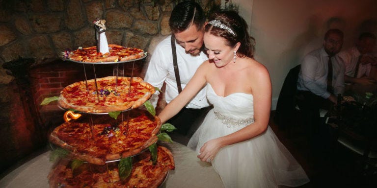 delish-wedding-pizza-cake
