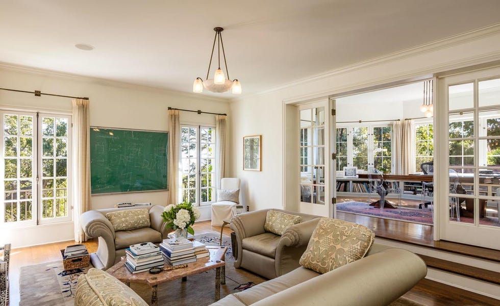 Living room, Room, Property, Furniture, Interior design, Building, Home, Coffee table, House, Ceiling, 