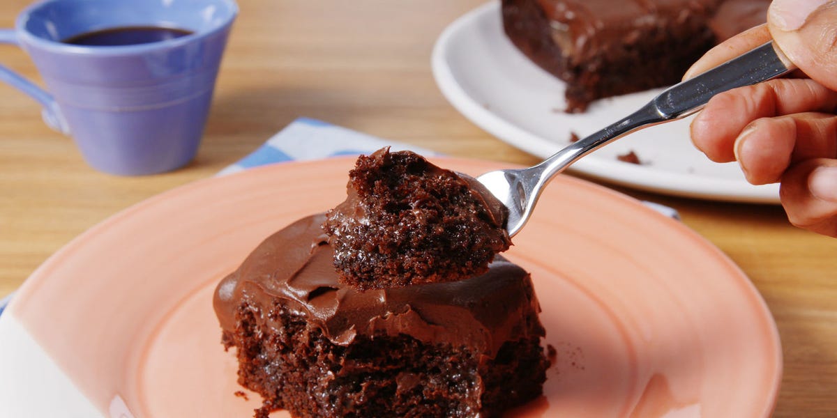 This Nutella Mocha Poke Cake Is Next-Level 