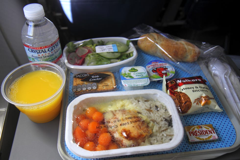 delish-airplane-food