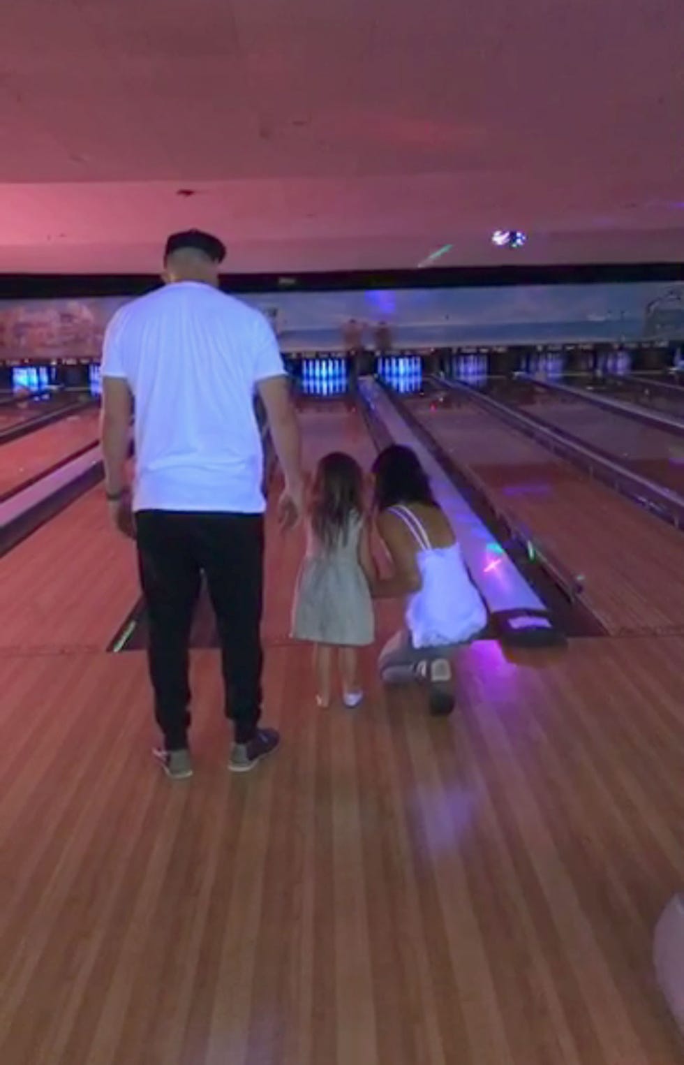 Bowling, Ten-pin bowling, Bowling pin, Bowling equipment, Bowling ball, Ball game, Bowler, Ball, Duckpin bowling, Floor, 