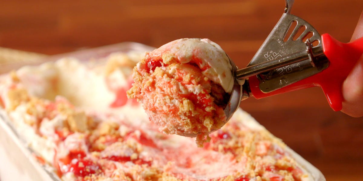 Cherry Cheesecake Ice Cream > Cherry Pie A La Mode