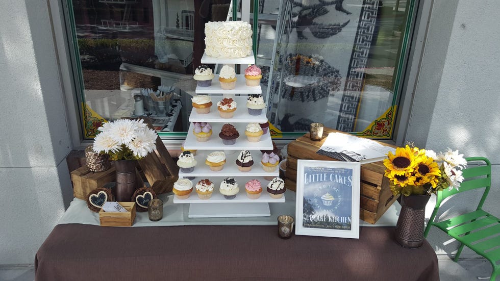 delish-little-cakes-cupcake-kitchen
