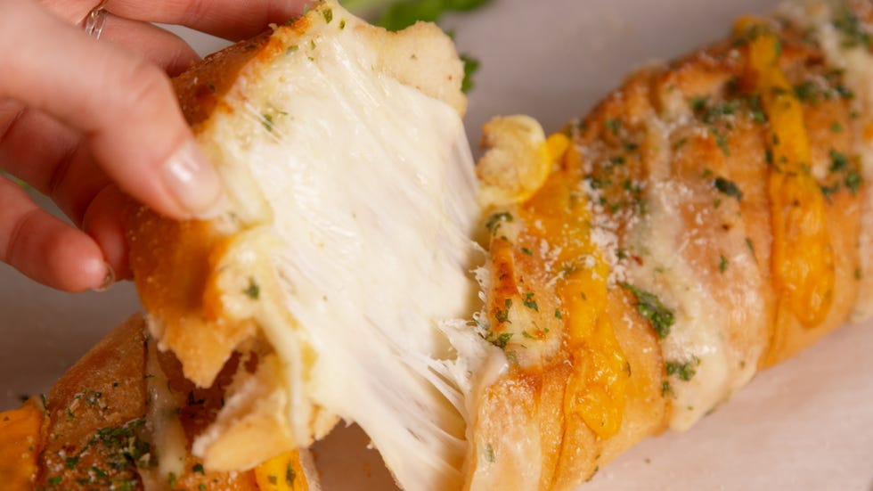 pull apart grilled cheese pull horizontal
