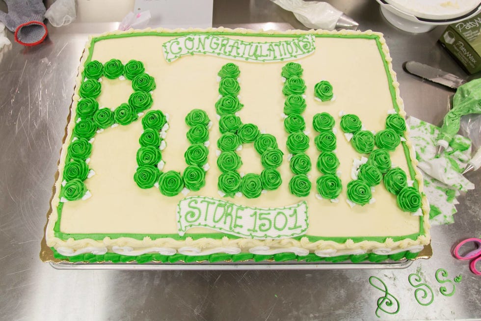 Green, Cake, Food, Dessert, Ingredient, Cake decorating, Cuisine, Sweetness, Cake decorating supply, Baked goods, 