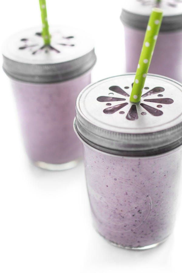 Purple, Smoothie, Mason jar, Health shake, Milkshake, Lid, Drink, Food storage containers, Food, Tableware, 