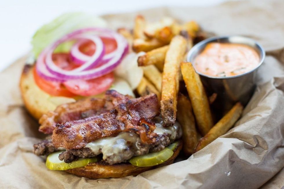 Best Bacon Burgers In Every State - Restaurants with Amazing Bacon Burgers