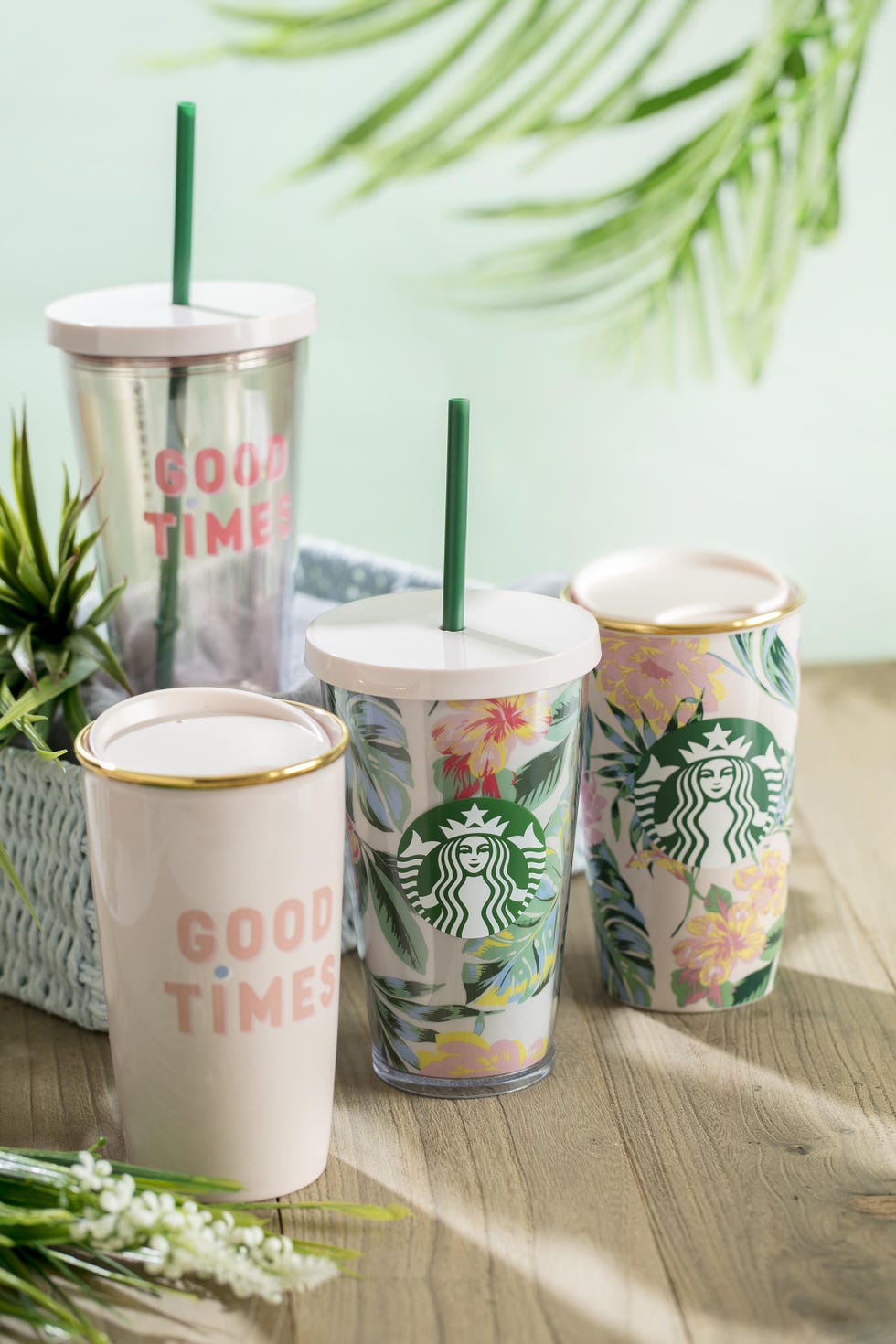 Drinkware, Drinking straw, Ingredient, Design, Cylinder, Peach, Cup, Plastic, Fast food, Tumbler, 