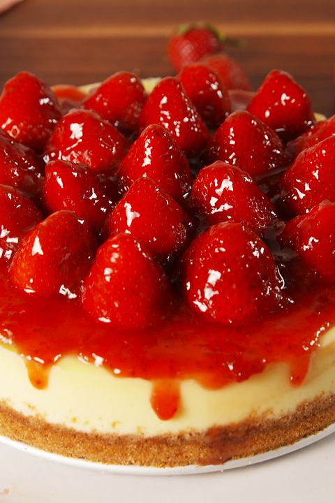 close up strawberry cheesecake