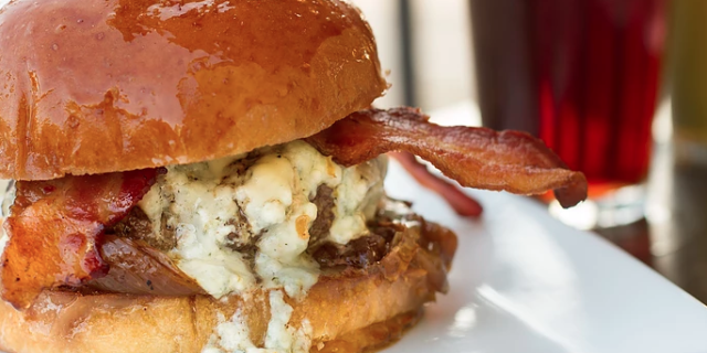 Best Bacon Burgers In Every State - Restaurants with Amazing Bacon Burgers