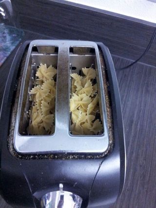 delish-pasta-in-toaster