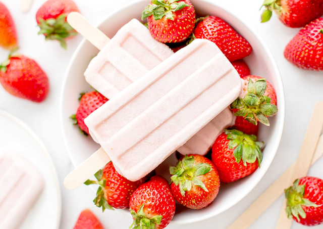 Food, Strawberry, Strawberries, Fruit, Dish, Ingredient, Cuisine, Cream, Produce, Frozen dessert, 