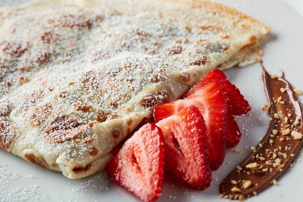 Crepe with Nutella and strawberries