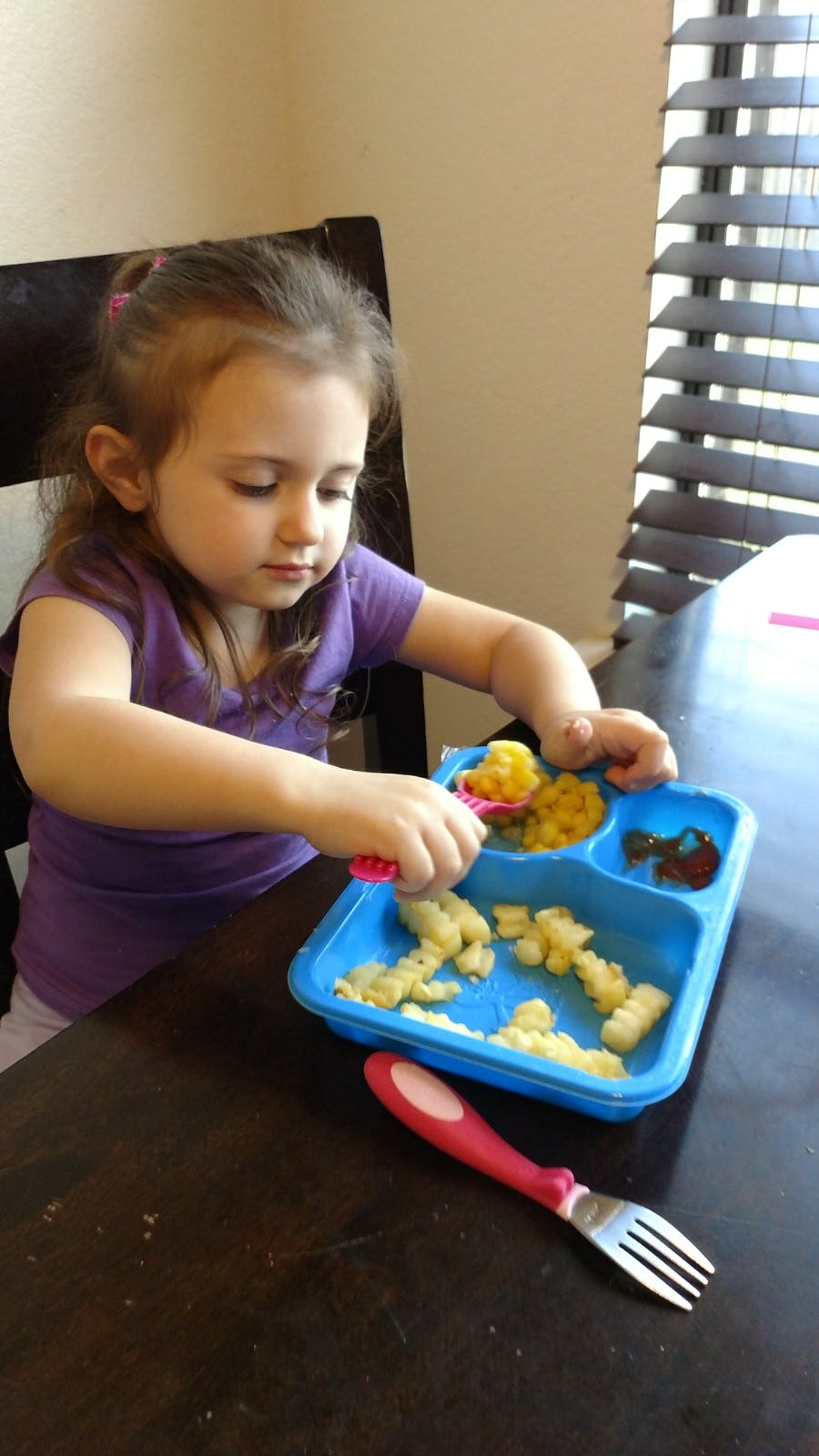Child, Toddler, Recipe, Play, Bowl, Meal, Plastic, Lunch, Kitchen utensil, Toy, 