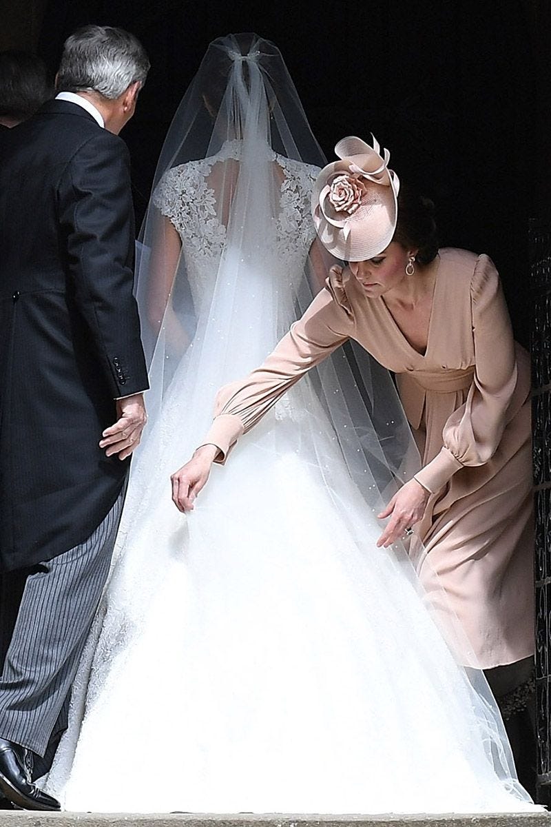 Veil, Bridal veil, Wedding dress, Bridal accessory, Bride, Photograph, Bridal clothing, Headpiece, Dress, Gown, 