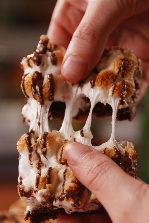 Best S'mores Poke Brownies Recipe - How to Make S'mores