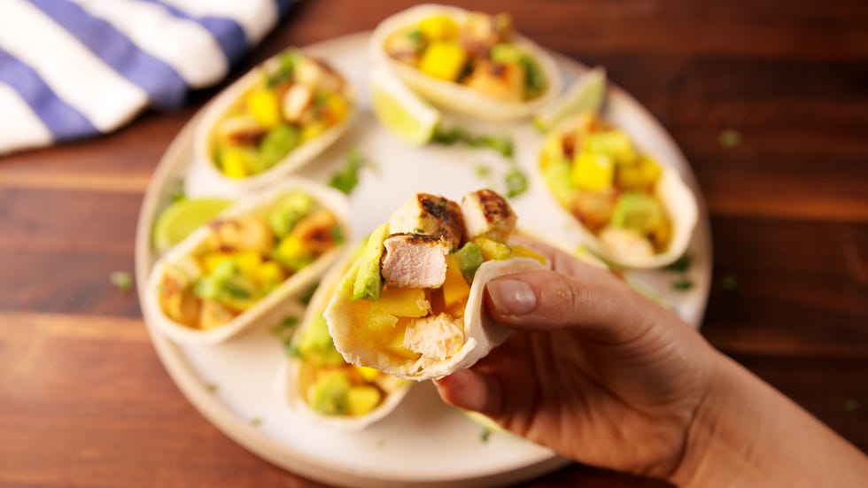 Food, Cuisine, Dishware, Serveware, Tableware, Dish, Meal, Plate, Finger food, Recipe, 