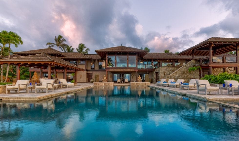 Swimming pool, Resort, Property, Building, Estate, House, Real estate, Home, Resort town, Leisure, 