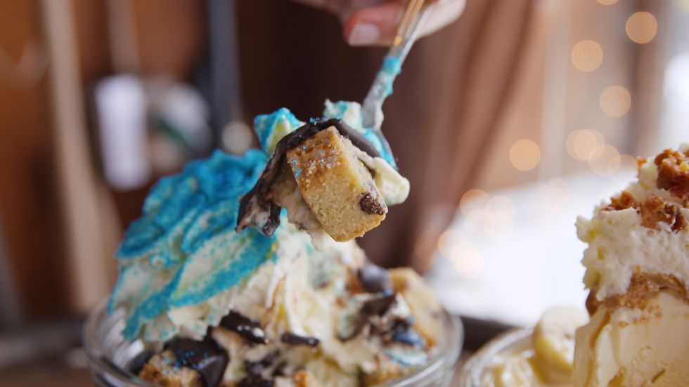 Cookie Monster Ice Cream – Like Mother, Like Daughter