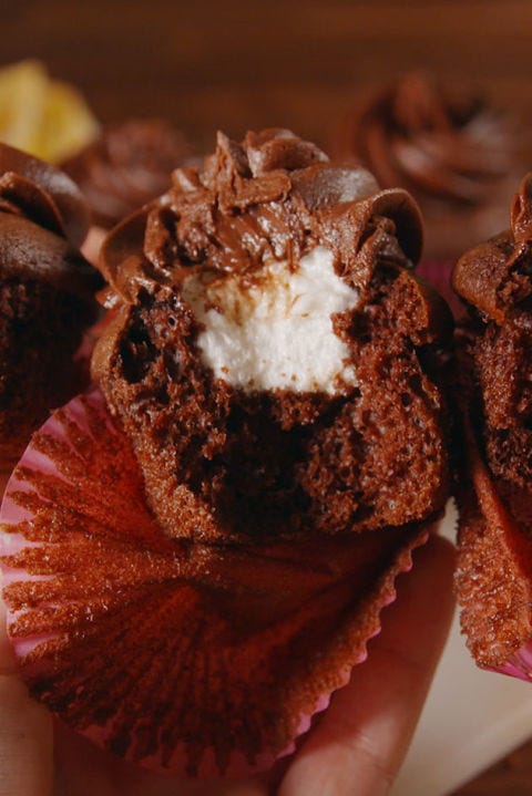 marshmallo-stuffed-cupcakes
