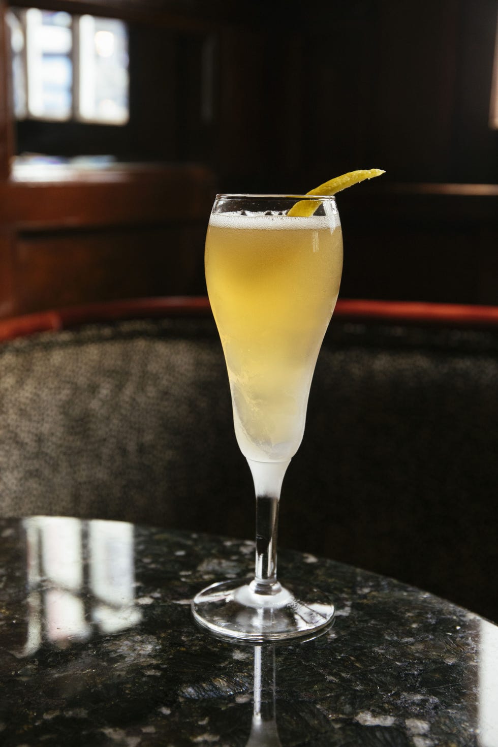 Drink, Alcoholic beverage, Classic cocktail, Champagne cocktail, Cocktail, Distilled beverage, Non-alcoholic beverage, French 75, Champagne stemware, Glass, 