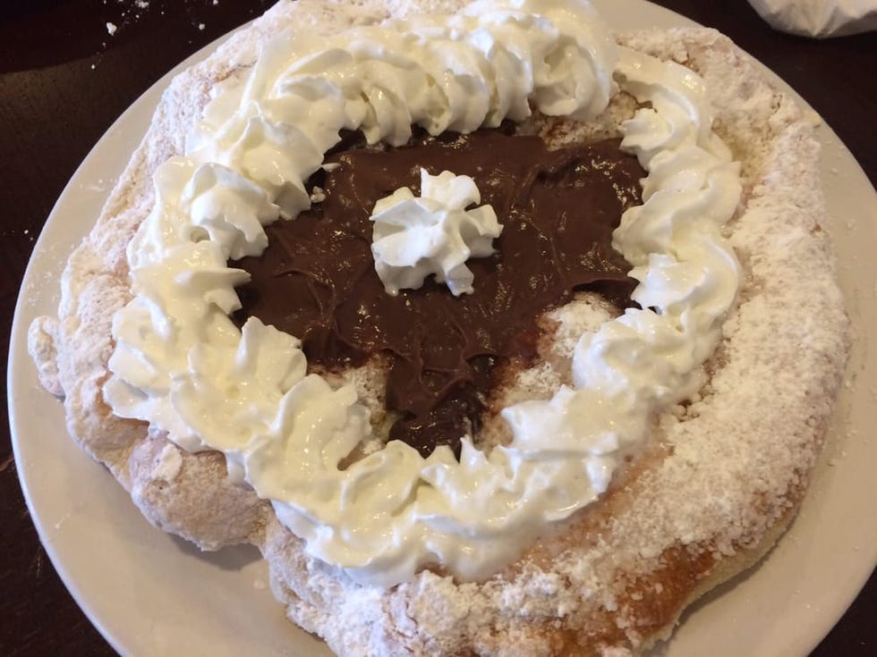 Dish, Food, Cuisine, Whipped cream, Torte, Buttercream, Ingredient, Dessert, Cream, Sour cream, 