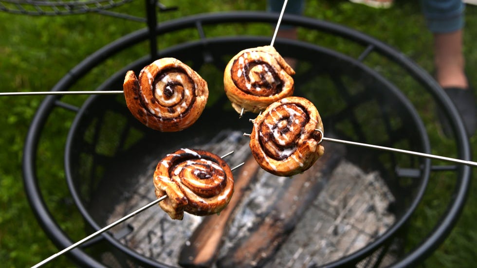 campfire cinnamon rolls