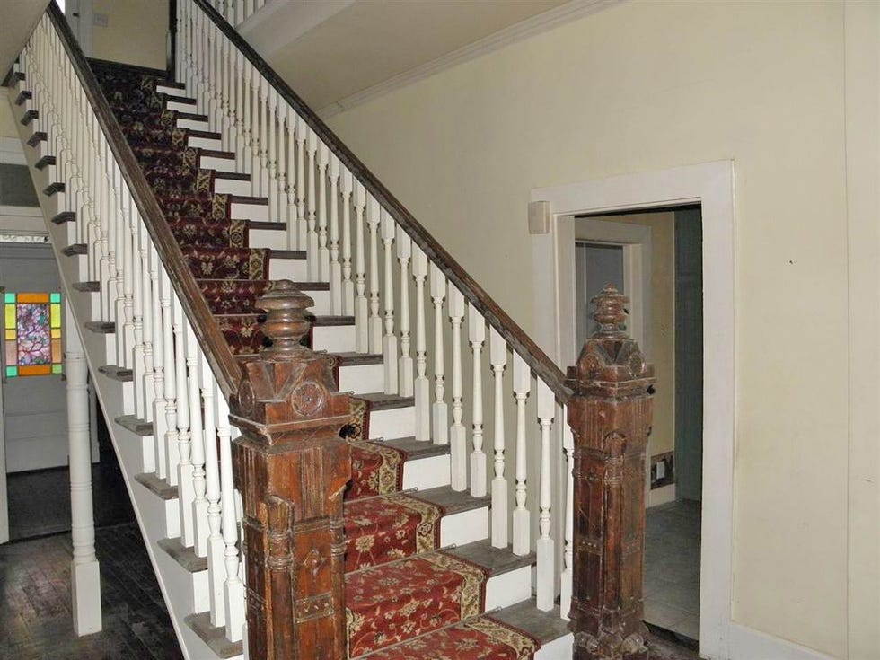 Stairs, Handrail, Property, Baluster, Building, Room, Architecture, Real estate, Home, House, 