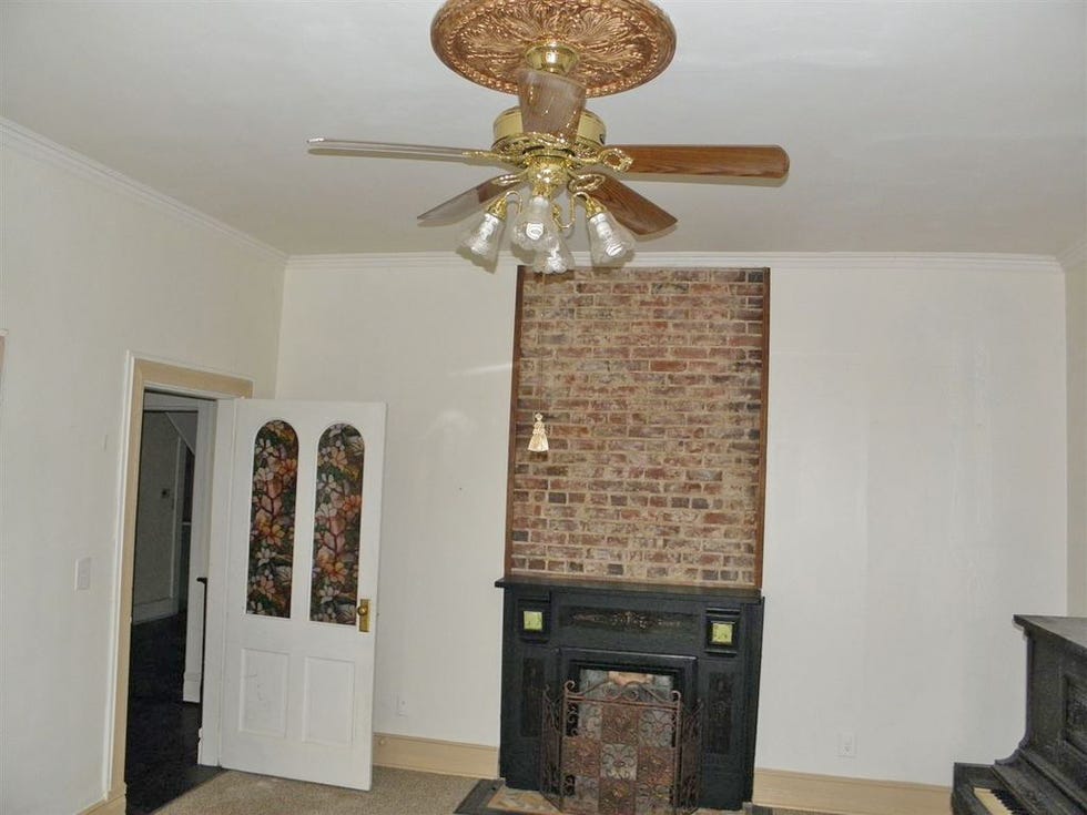 Ceiling fan, Property, Mechanical fan, Room, Ceiling, Interior design, House, Floor, Furniture, Building, 