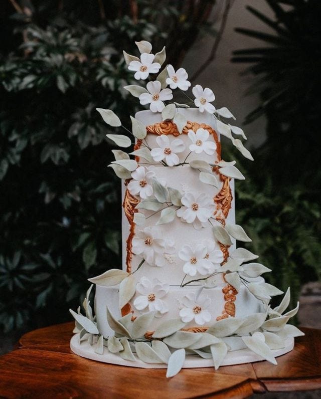Buttercream, Wedding cake, Cake, Sugar paste, Food, Icing, Wedding ceremony supply, Sugar cake, Cake decorating, Dessert, 